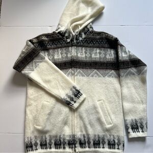 World of Wool by Native. White and Gray Zip Up Sweater with Pattern. Size S/M